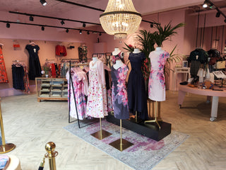 BOUTIQUE ONLY - Dresses Boutique B.V.