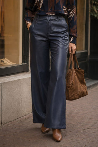 Fenta lederlook broek Dark Blue - Dresses Boutique B.V.