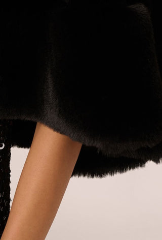 Faux fur cape AP1E211634 - Dresses Boutique B.V.