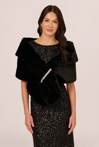 Faux fur wrap - Dresses Boutique B.V.