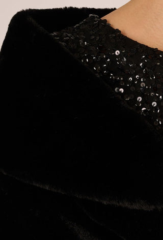 Faux fur wrap - Dresses Boutique B.V.