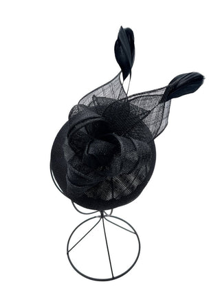 Nila fascinator Black - Dresses Boutique B.V.