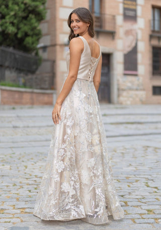 Sariella dress Champagne - Dresses Boutique B.V.