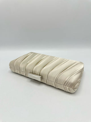 Satinelle clutch Beige - Dresses Boutique B.V.
