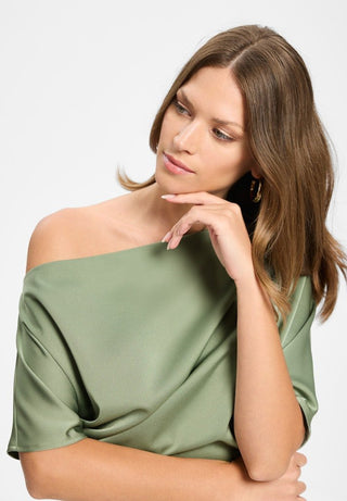Satin off shoulder top - Dresses Boutique B.V.