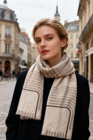 Striped print winter scarf - Dresses Boutique B.V.