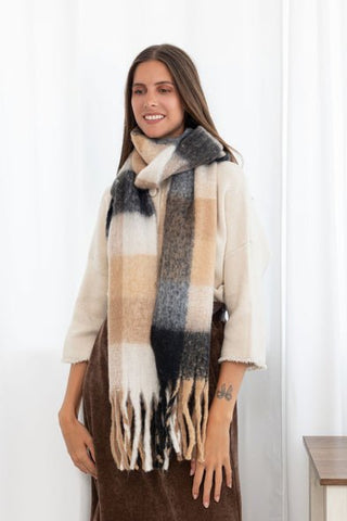 Winter scarf 3 - Dresses Boutique B.V.