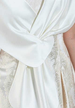 Satin stola ivory - Dresses Boutique B.V.